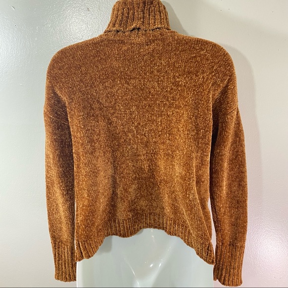 PINK ROSE Gold X-Small Turtleneck Cropped Sweater - Picture 7 of 9